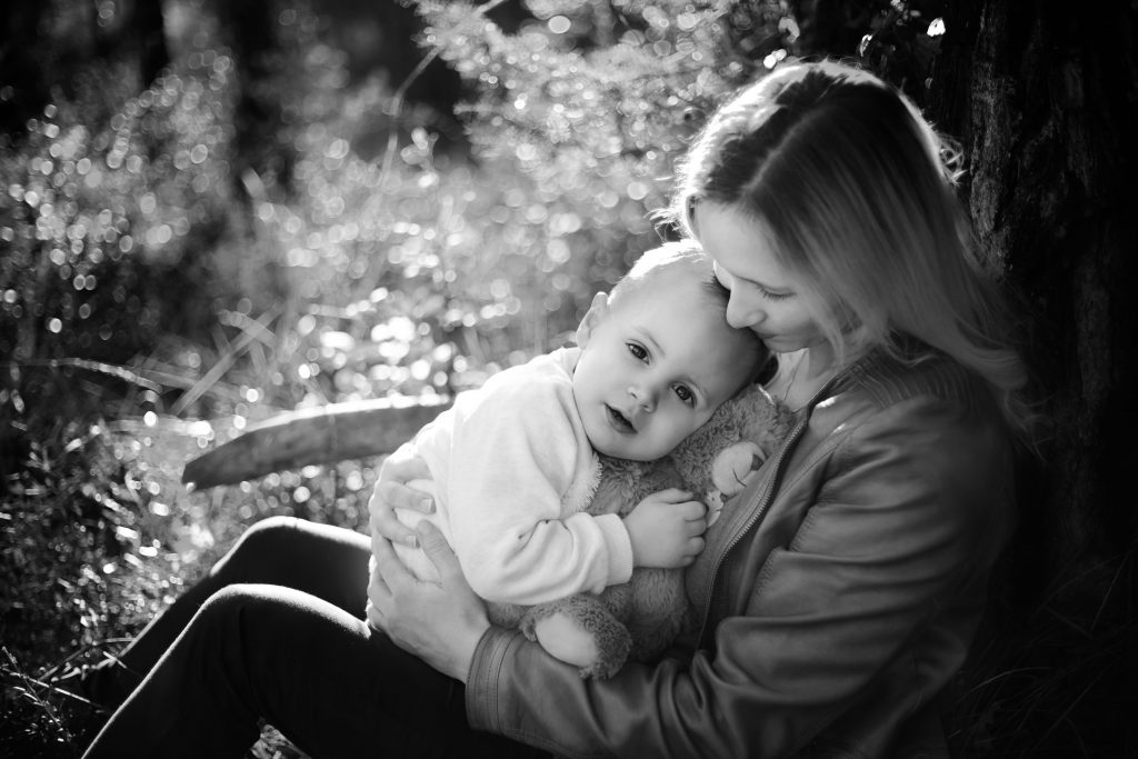 Ptit Ouistiti photographie est une photographe professionnelle située à Draguignan. Elle réalise vos photos de famille en extérieur ou en studio
